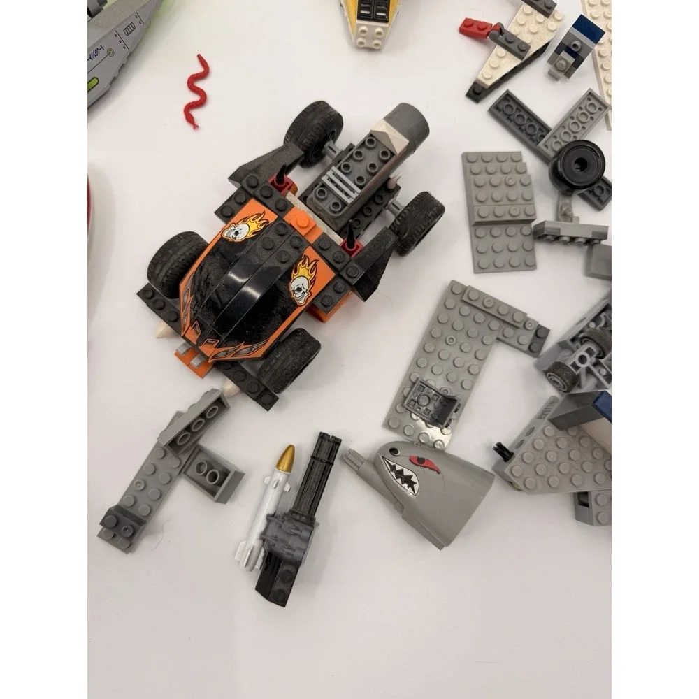LEGO Miscellaneous Lot Assorted Bricks and Pieces/ Minifig Star Wars Jets Parts - Picture 9 of 13